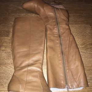 Cynthia Vincent brown low edge boots sz 7 1/2
